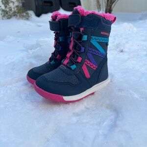 MERRELL Little Kid girls toddler 6 Snowboots,pink navy bright blue, wore twice